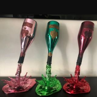 🥂✨ Ace of Spades – zlatý standard mezi šampaňským. Tato exkluzivní láhev není jen o vzhledu – je to mistrovské dílo z...